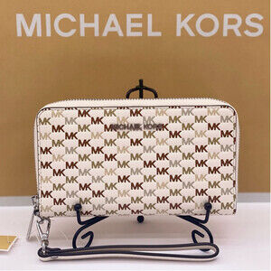 Michael Kors Jet Set Travel Wallet
Phone Case